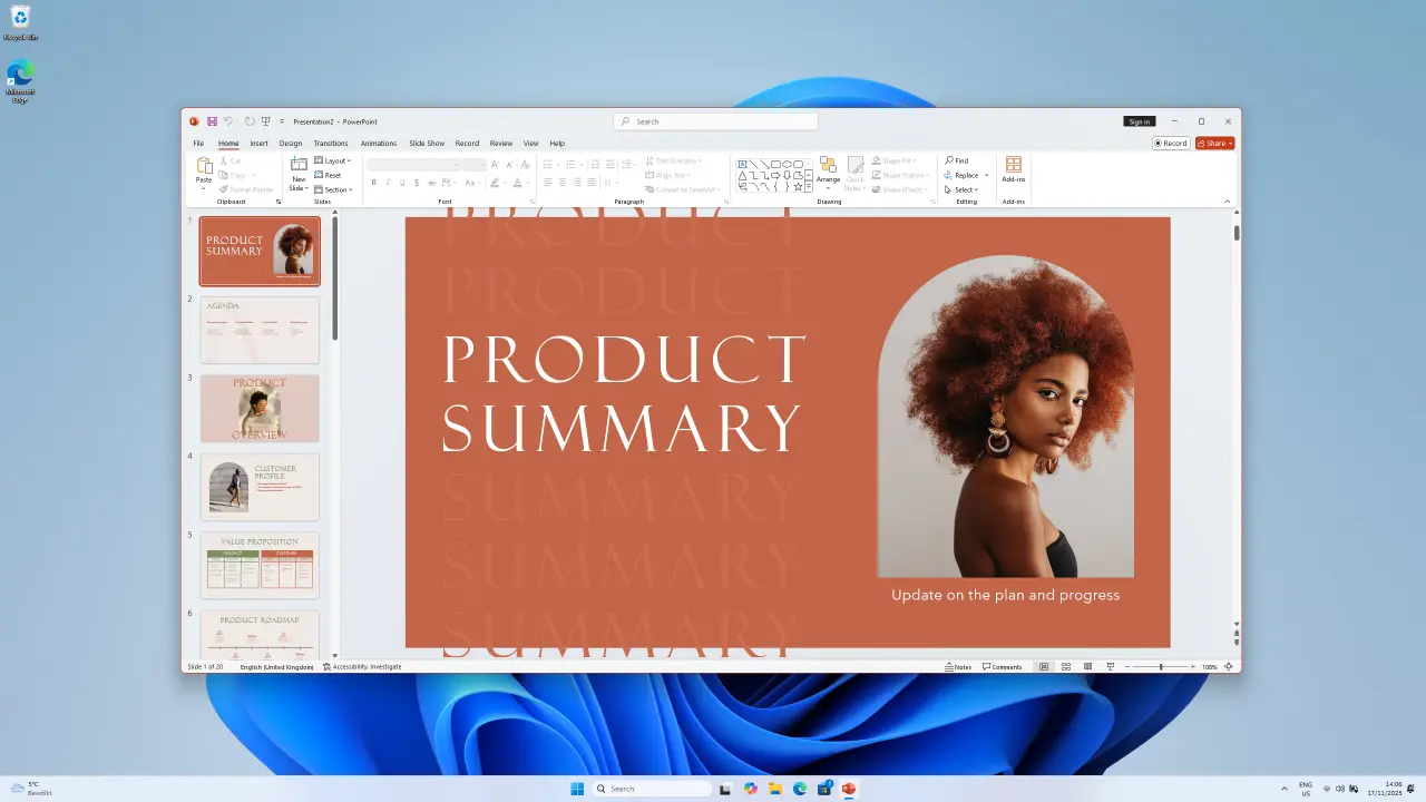 Écran d'ordinateur affichant une diapositive PowerPoint " Product Summary " avec photo d'une femme aux cheveux bouclés, fond orange brûlé, texte blanc, sous Windows.
