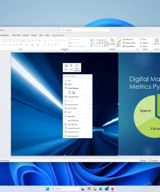 Présentation PowerPoint ouverte sur Windows, affichant la pyramide des métriques du marketing digital et un camembert interactif.