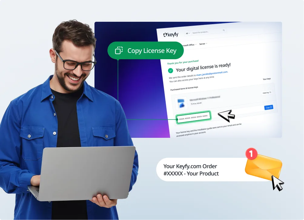 Un homme souriant avec des lunettes et une chemise bleue utilise un ordinateur portable, affichant une clé de licence digitale et un email de commande.