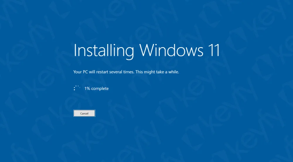 Un écran bleu affiche Installation de Windows 11 avec un indicateur de progression à 1 %, un message indiquant que le PC va redémarrer plusieurs fois, et un bouton Annuler sous la progression.