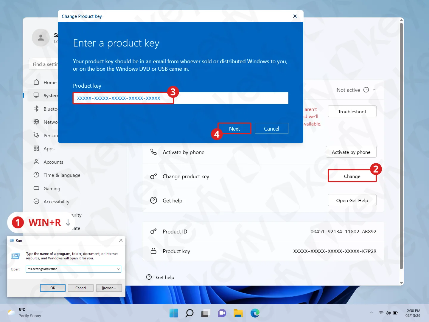 Un bureau Windows 11 montre les étapes pour modifier la clé de produit : ouvrir Exécuter (Win+R), taper ms-settings:activation, cliquer sur Modifier sous la clé de produit, saisir la nouvelle clé dans l'invite, et cliquer sur Suivant.
